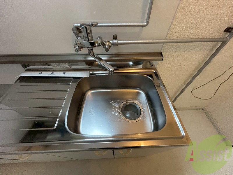洗面設備　キッチンのシンクはピカピカで掃除意欲が湧いてきそう！