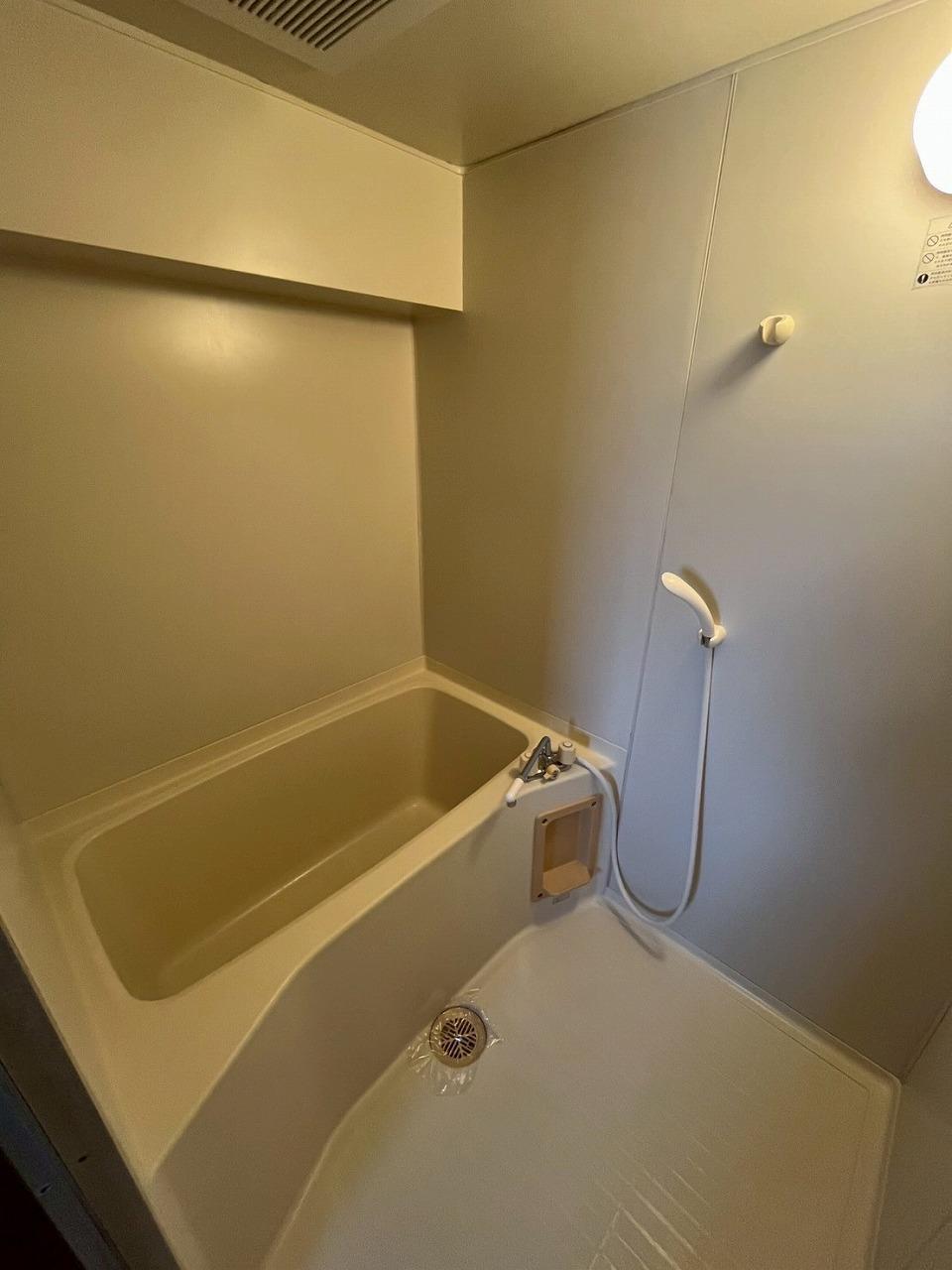 バス・シャワールーム　バスルーム