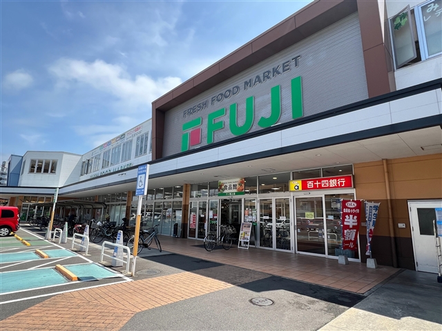 スーパー　フジ楠上店（スーパー）まで587m