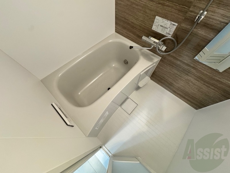 バス・シャワールーム　お風呂になります。一日の疲れを癒してくださいね。