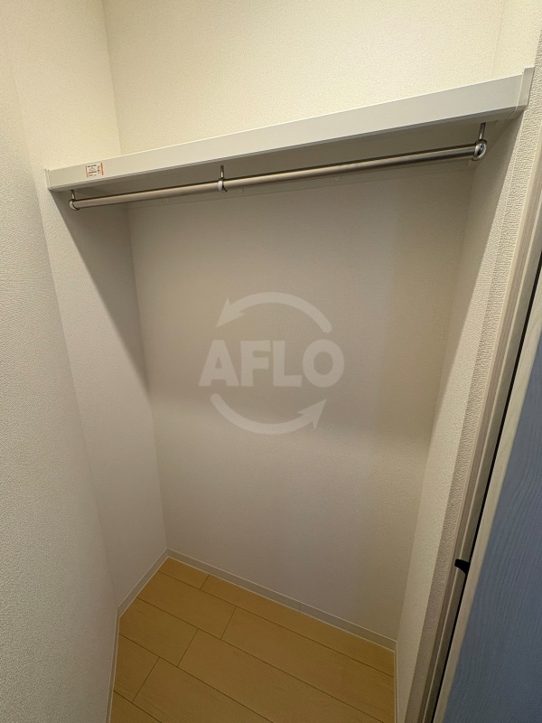 収納　カルム共栄　ウォークインクローゼット