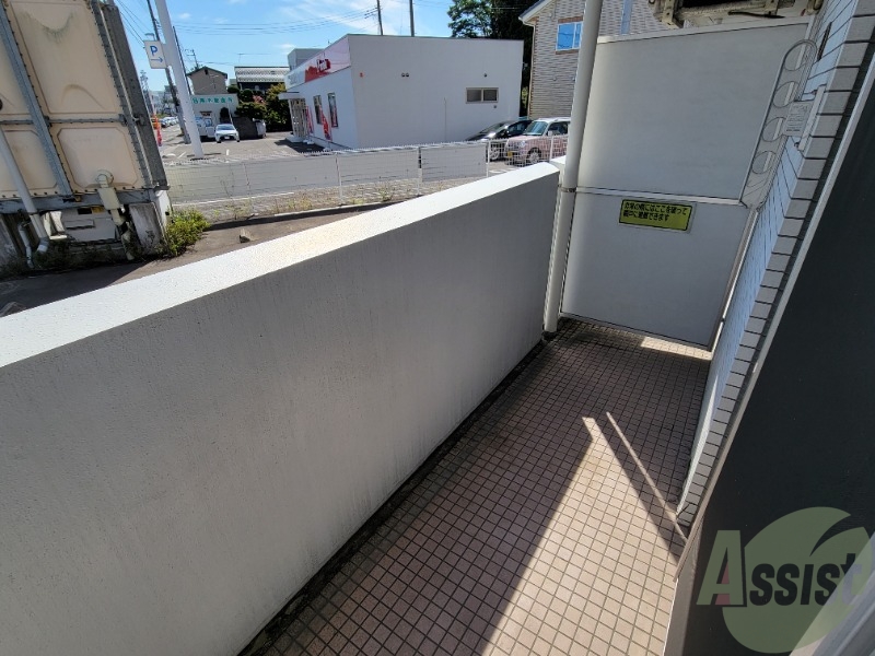 バルコニー　バルコニーは広さがありますので洗濯物も干しやすい。