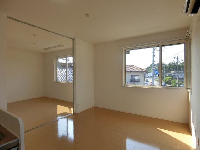 居室・リビング　202号室の写真（イメージ反転タイプ）