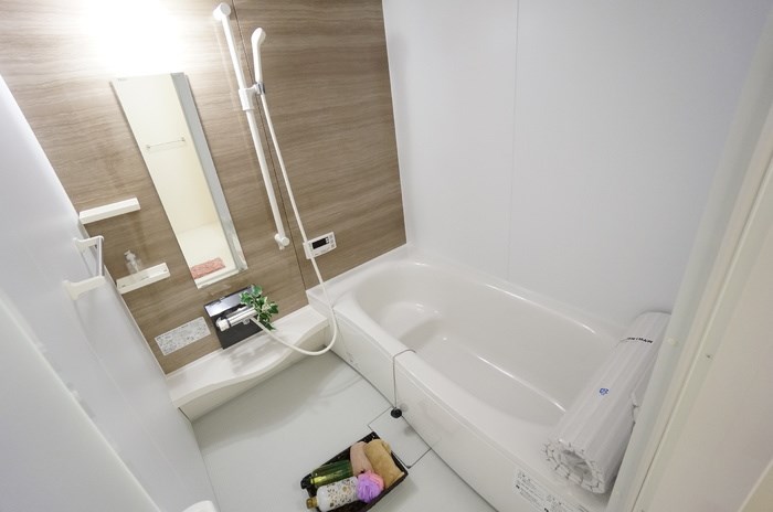 バス・シャワールーム　追い焚き機能付きお風呂