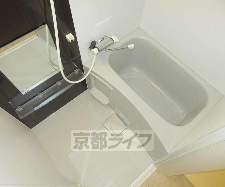 バス・シャワールーム　広めのお風呂です