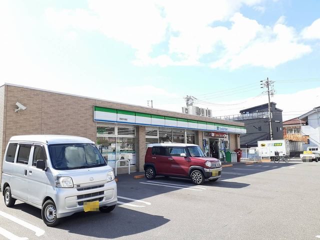 コンビニ　ファミリーマート中畑店（コンビニ）まで120m