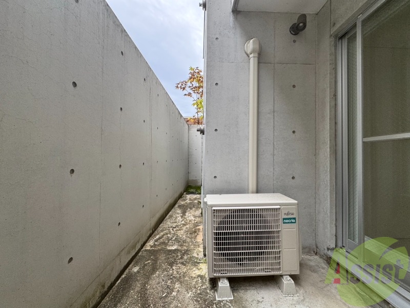 バルコニー　バルコニーです。洗濯物を干すもよし、一息つくもよしですね。