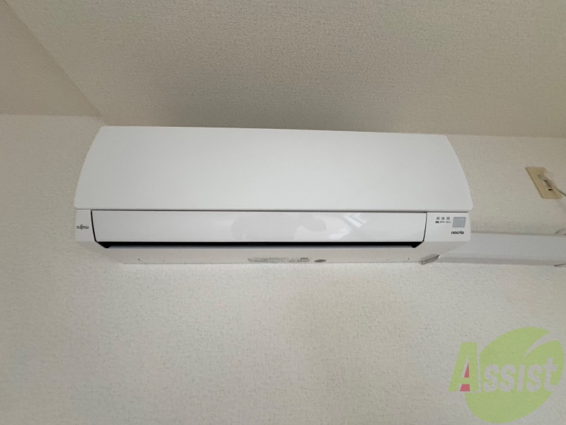 その他設備　給湯器は簡単操作で温度調整ができますよ。