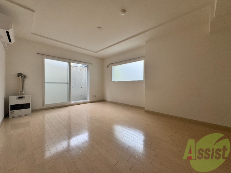 居室・リビング　広くてキレイなお部屋が広がっていて、充実した生活が送れそう。