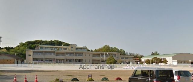 小学校　延方小学校（小学校）まで869m