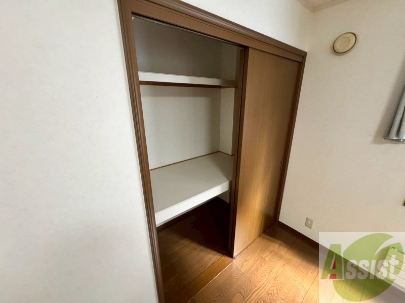 収納　収納もバッチリあるのでお部屋が片付きますよ！