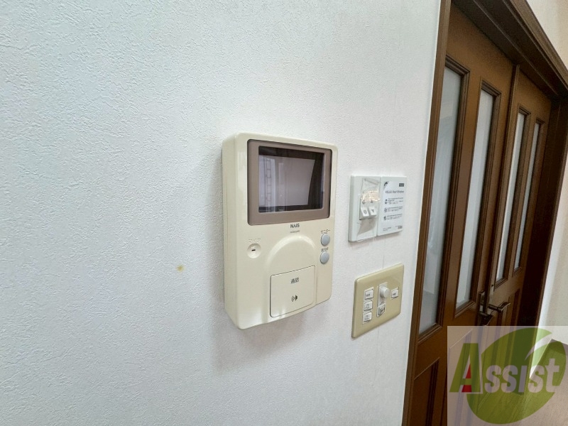 セキュリティ　ＴＶモニター付インターホンです。来客者の顔が見えるので安心！