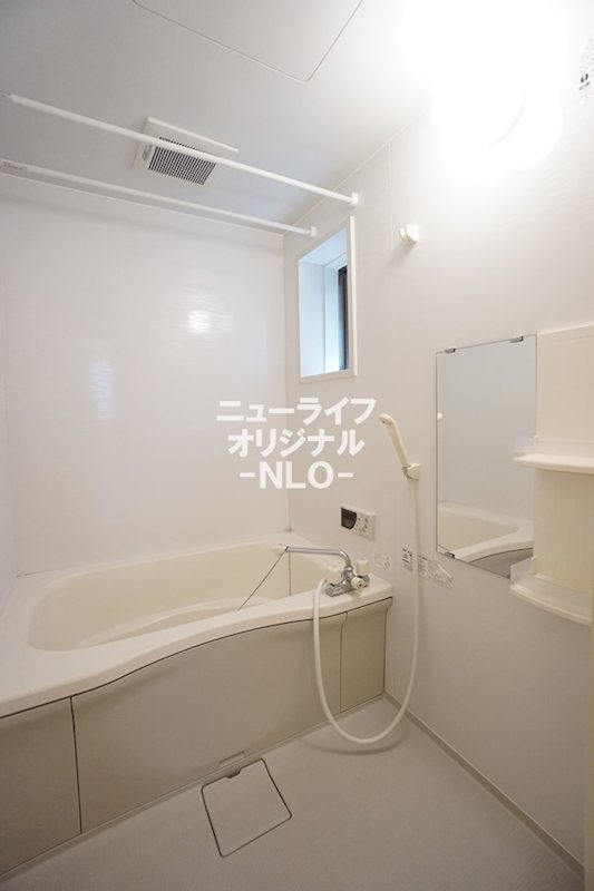 バス・シャワールーム　いつでも温かいバスタイムを楽しめる追い焚き風呂☆
