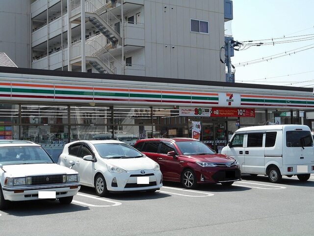 コンビニ　セブンイレブン田崎市場店（コンビニ）まで630m