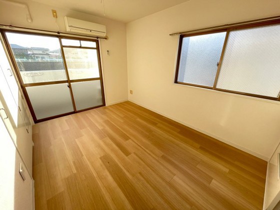 居室・リビング　※他の号室の写真になります。