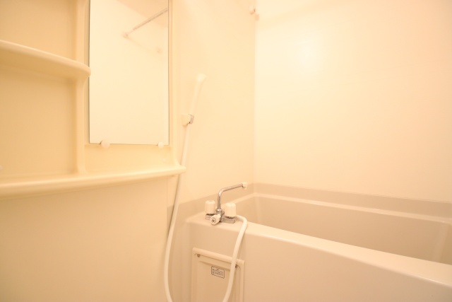 バス・シャワールーム　※別室の参考写真の為、現況優先です。