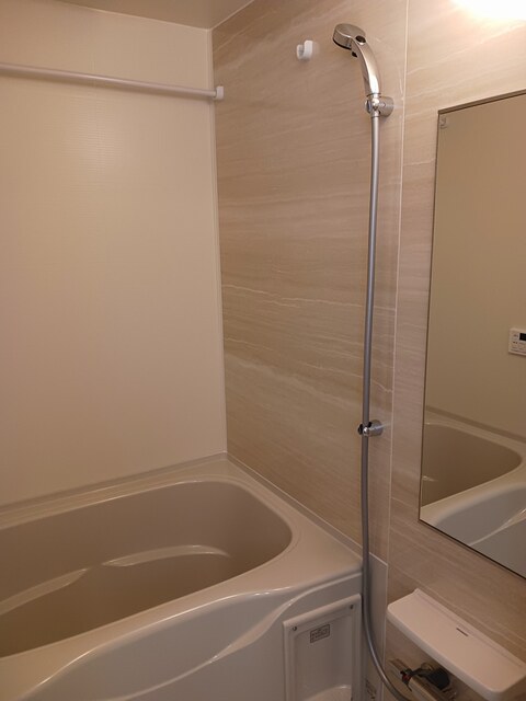 バス・シャワールーム　追い焚き、浴室乾燥機完備してます