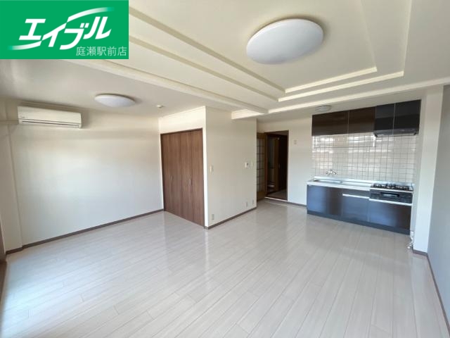 居室・リビング　リビング