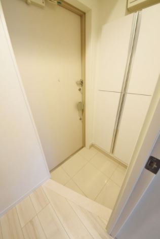 玄関　収納もある玄関です