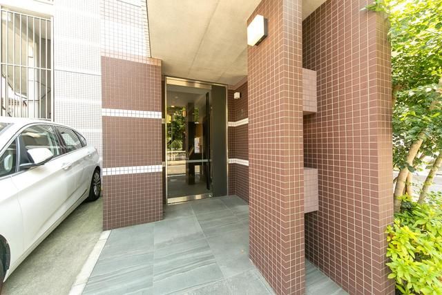 エントランス　清潔なエントランスです