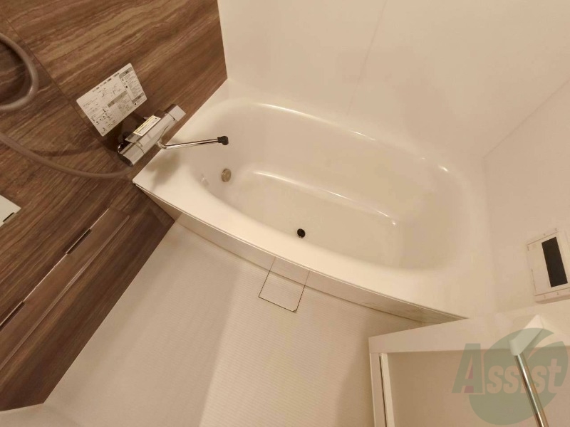 バス・シャワールーム　お風呂になります。一日の疲れを癒してくださいね。