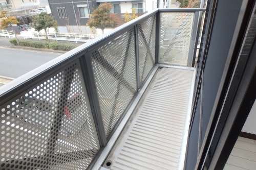 バルコニー　別系統のお部屋になります。現状を優先します。