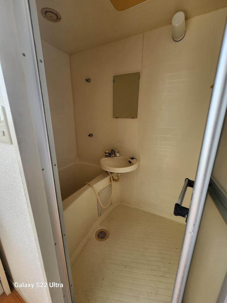 バス・シャワールーム　シャワー・洗面台付