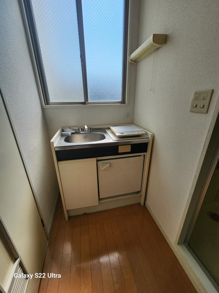 キッチン　ミニキッチンですが、IHコンロ付き