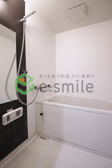 バス・シャワールーム　落ち着いた空間のお風呂です