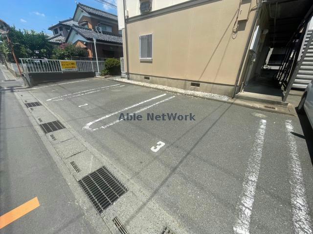 駐車場　駐車場