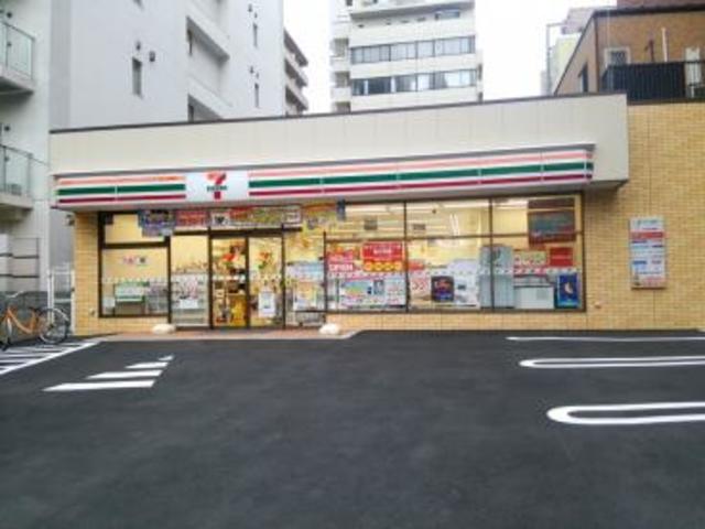 コンビニ　セブンイレブン大井町駅前中央通り店（コンビニ）まで30m