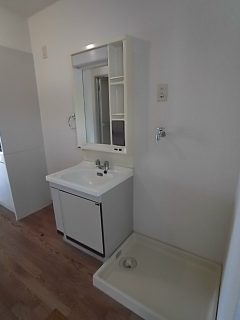 洗面設備　111号室内装です