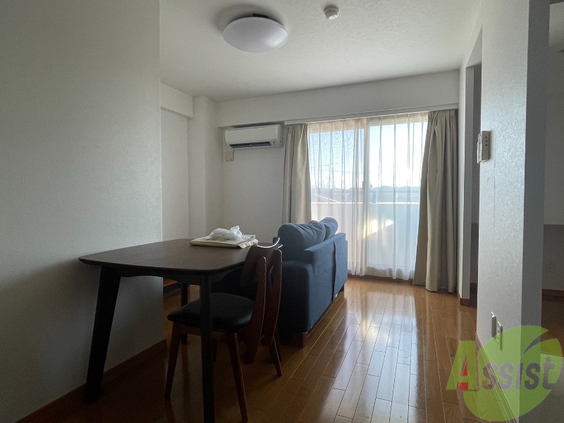 居室・リビング　きれいなＬＤＫが広がっていて居心地が良さそうですね。