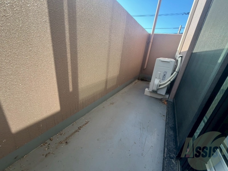 バルコニー　バルコニーです。洗濯物を干したり一息ついたりできますね！