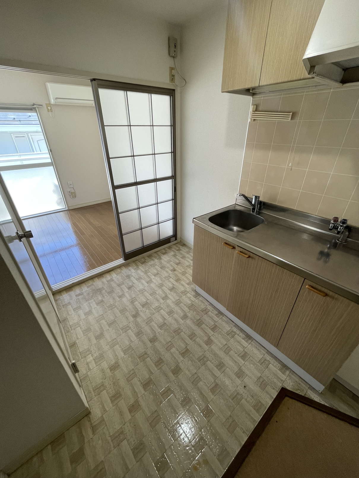 洗面設備　※同物件別号室の参考写真です。