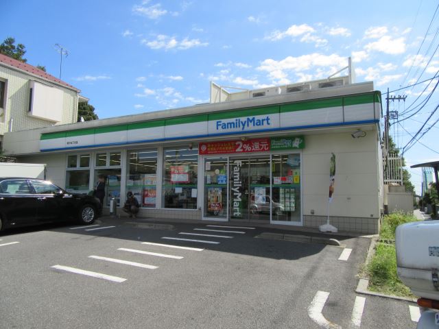 コンビニ　ファミリーマート（コンビニ）まで170m