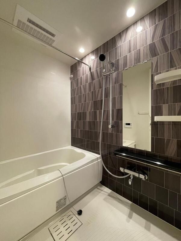 バス・シャワールーム　落ち着いた空間のお風呂です