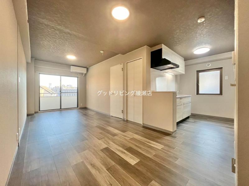 居室・リビング　2025/12/05撮影　305号室