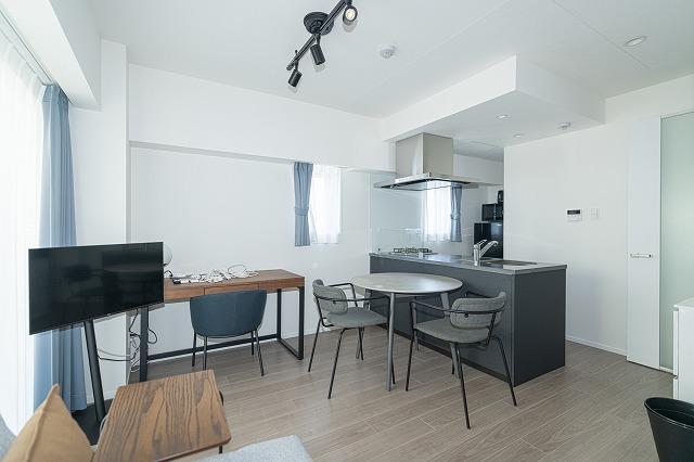 セキュリティ　家具家電付きです　退去時に要撤去となります。