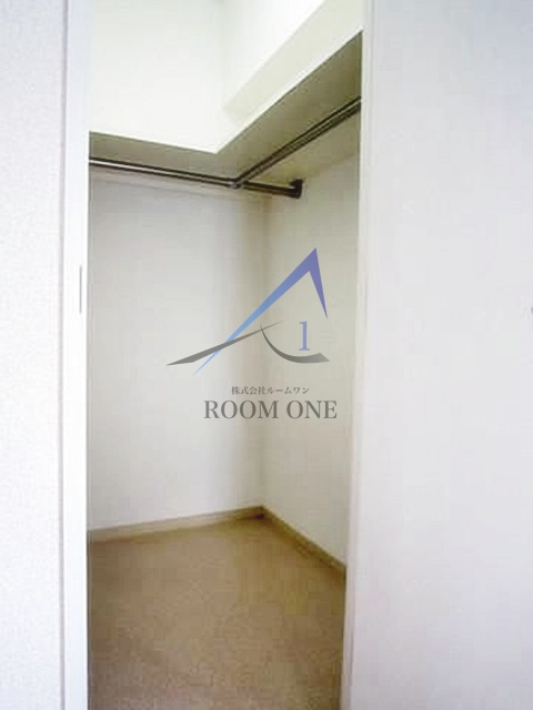 収納　ウォークインクローゼットです。収納です。