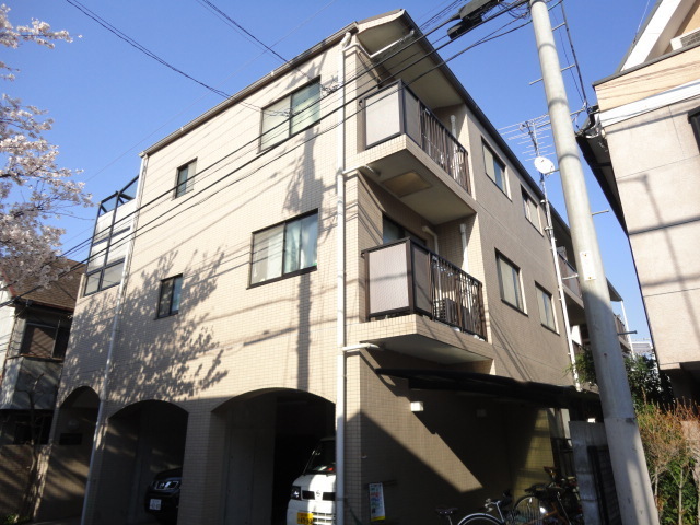 建物外観　人気の下北沢駅より徒歩１２分☆お買い物に便利な立地！