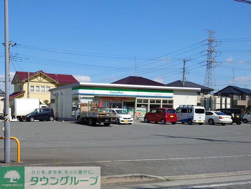 コンビニ　ファミリーマート 熊谷新堀小学校前店（コンビニ）まで570m