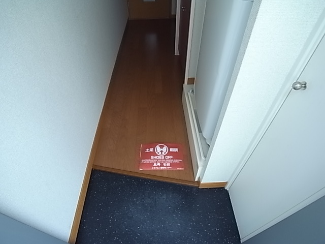 レオパレスMARIEの玄関写真
