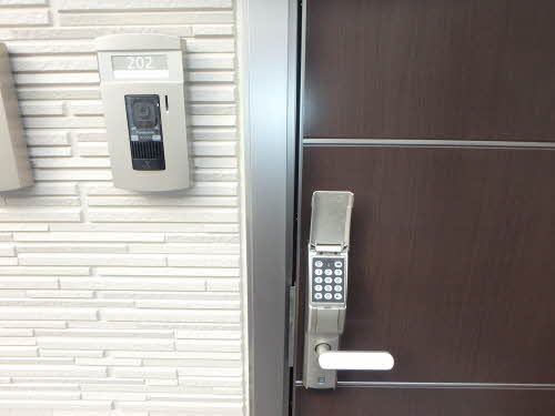 玄関　セキュリティー
