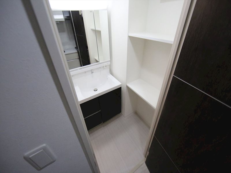 洗面設備　脱衣所　独立洗面台（シャンプードレッサー付）