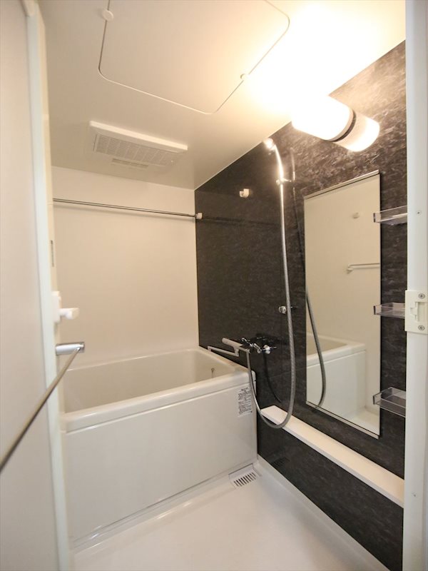 バス・シャワールーム　浴室暖房乾燥機能付バス