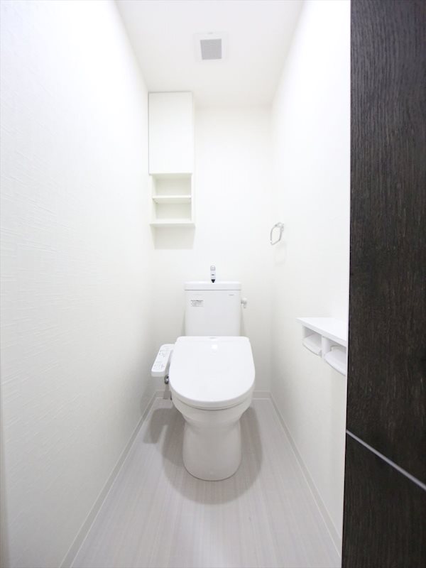 トイレ　温水洗浄暖房便座付トイレ