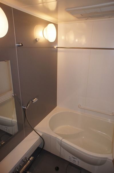 バス・シャワールーム　お風呂で日々の疲れを落としましょう