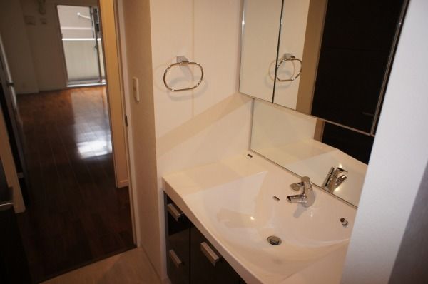 洗面設備　使いやすい洗面所です