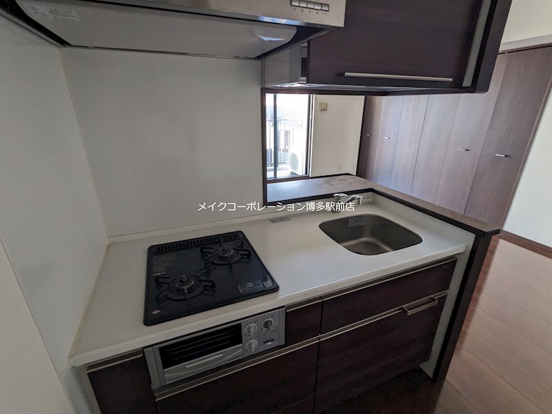 キッチン　※入居中の為別部屋写真使用現状優先